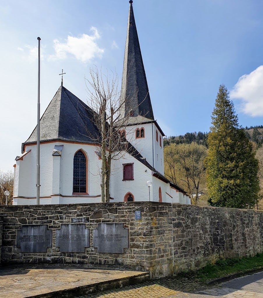 St. Johann Baptist, Olef