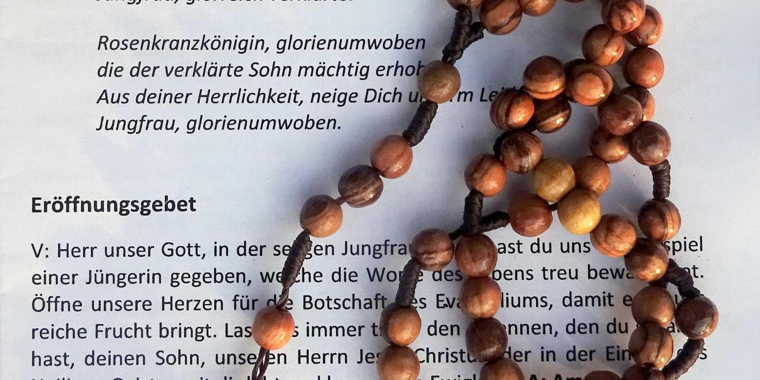 a-rosenkranz-andachten-in-der-kerlachkapelle_by_Monika_Erhard_pfarrbriefservice