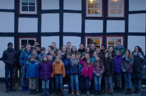 Die Teilnehmerinnen und Teilnehmer in Ettelscheid 2016 (c) Jugendausschuss Reifferscheid Die Teilnehmerinnen und Teilnehmer in Ettelscheid 2016