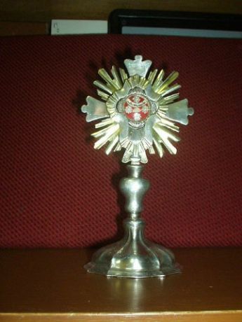 Diese Matthiasreliquie stammt aus dem Apostelgrab in Trier und wurde 1935 vom Liebfrauenhof in die Pfarrkirche überführt.